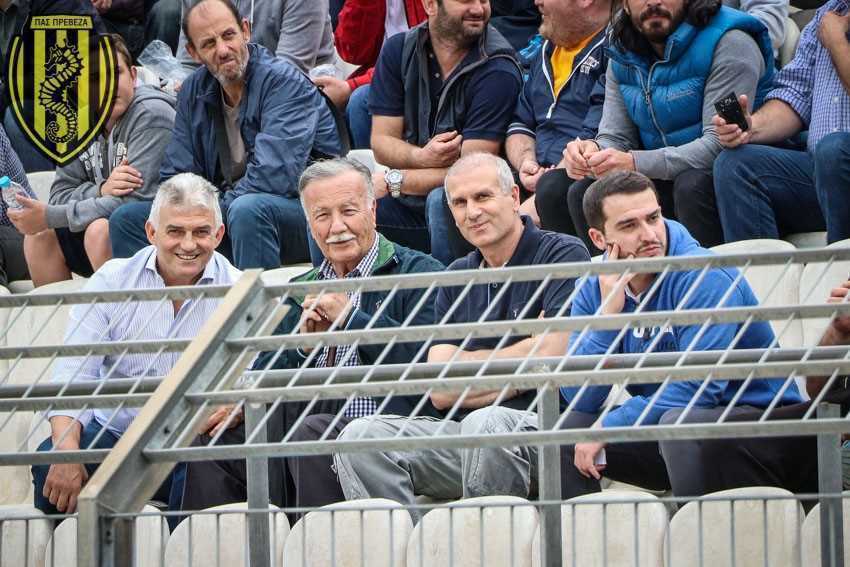 Στις εξέδρες του “Αθανασία Τσουμελέκα” ο Σάκης Τσιώλης