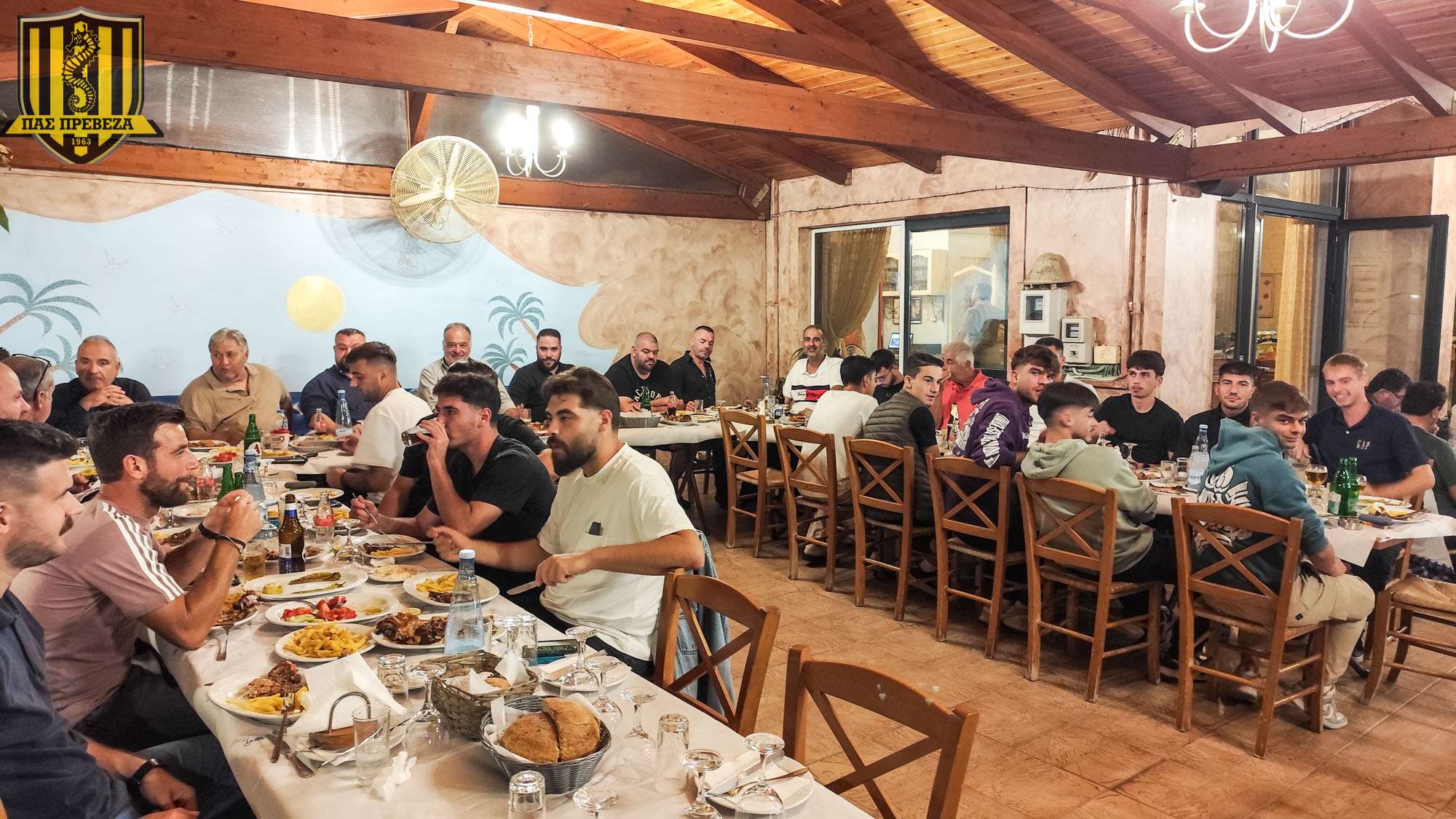 Η διοίκηση του ΠΑΣ Πρέβεζα παρέθεσε γεύμα στους ποδοσφαιριστές της